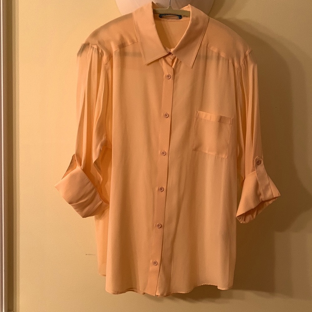 COPY - Alice + Olivia button-front blouse. NWT. Size L. Pretty color!